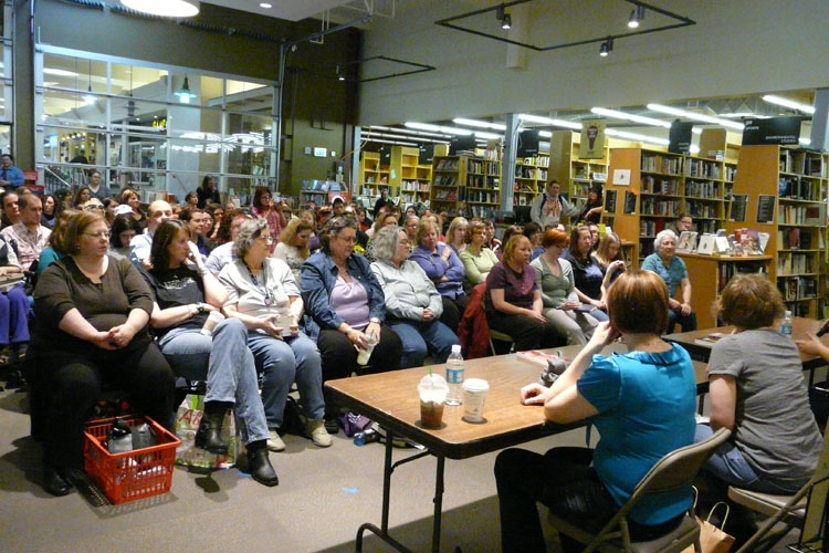 sm_crowd1